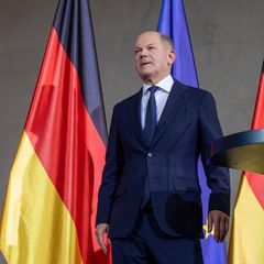 Grimmiger Blick: Olaf Scholz, SPD, gestern noch Ampel-Kanzler, ab heute ist er nur noch Kanzler