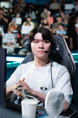 '한편의 대서사시'…DK, 50분 혈전 끝에 2세트 BNK 제압 (LCK)