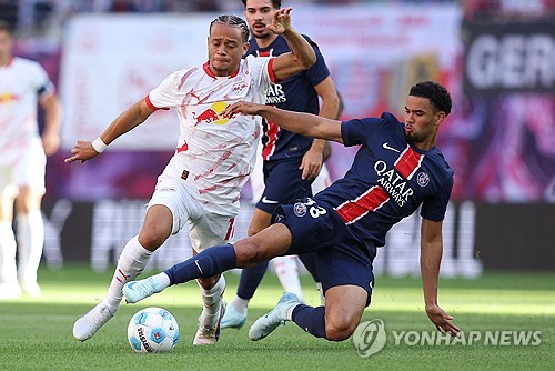 이번 여름 이적시장에서 프리미어리그(PL), 심지어 사우디아라비아리그의 팀들로부터 뜨거운 관심을 받은 이강인이 그 관심의 이유를 증명했다. 이강인이 킬리안 음바페의 이적으로 변화가 생긴 PSG(파리 생제르맹)의 공격을 이끌면서 지난 슈투름그라츠(오스트리아)전에 이어 RB 라이프치히와의 프리시즌 친선경기에서도 맹활약을 펼쳤다. 사진 연합뉴스