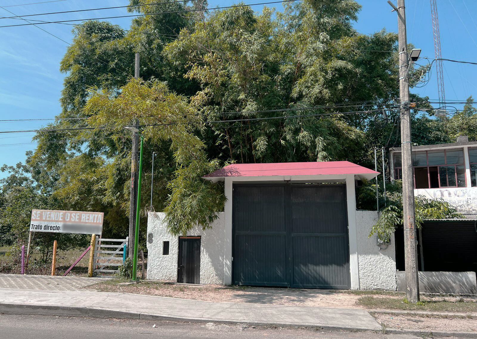 La fachada de la finca La Chingada, en Palenque.