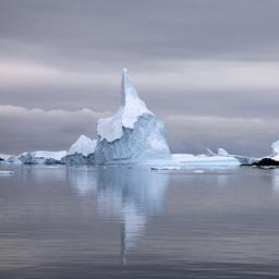Eisberge im Lemaire Kanal, Antarktis (Aufnahme: April 2023)