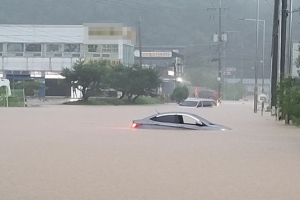 수도권 ‘물폭탄’… 침수된 차량