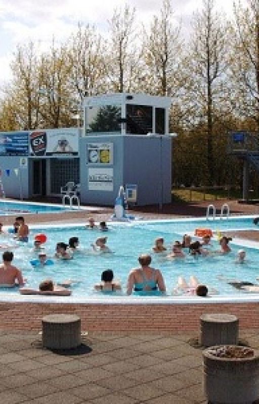 Swimming Pools and Spas in Reykjavik | Iceland Tour Guide by visitorsguide