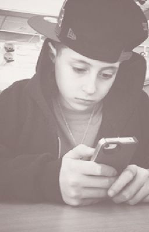 Kiss Me Through the Phone (A Mikey Fusco Love Story) by gabbiebieber99