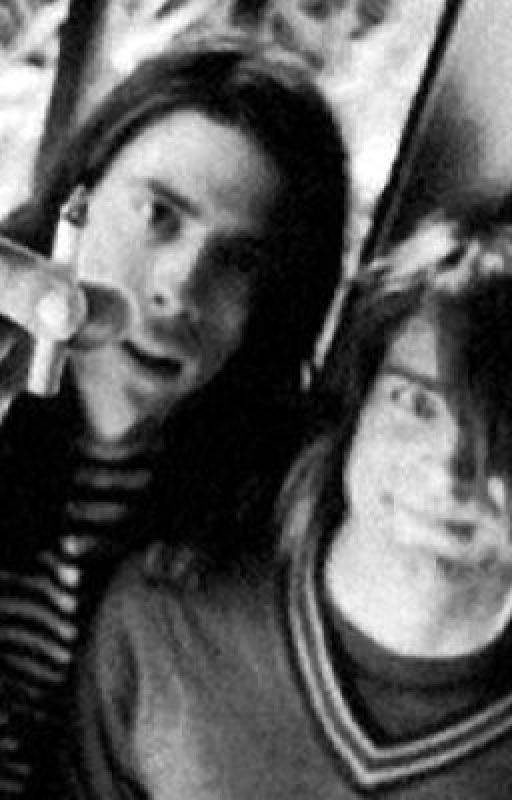 Just Keep Running (Kurt Cobain & Dave Grohl FanFiction) by XPunkLoveX