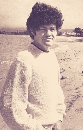 𝐒𝐡𝐞 𝐇𝐚𝐧𝐠𝐬 𝐎𝐮𝐭 // 𝐙𝐨𝐝𝐢𝐚𝐜𝐬 by -dolenz-