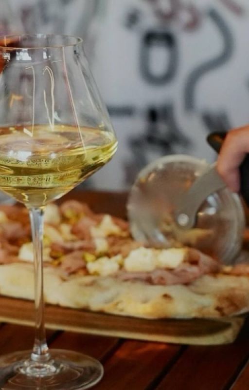 Los Mejores Bares de Madrid: Guía Completa para Disfrutar de la Noche Madrileña by foodtips243