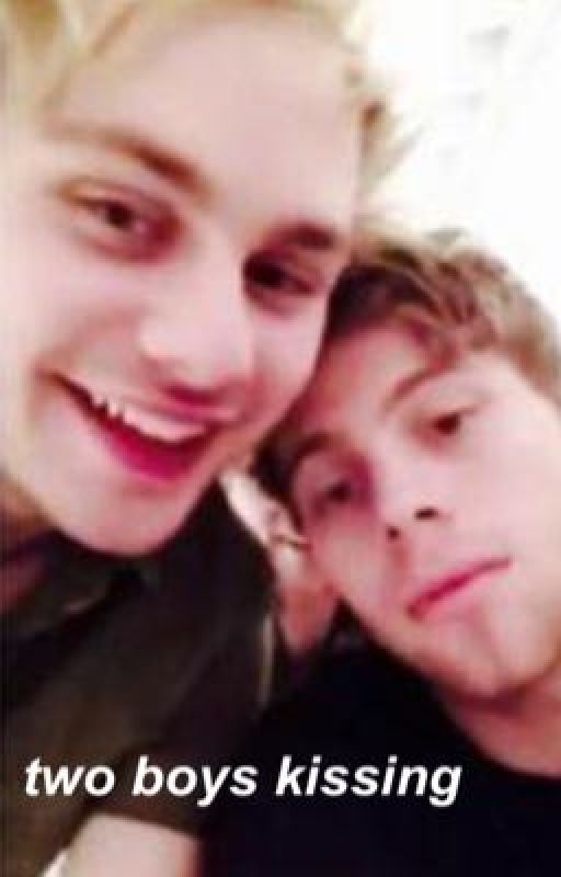 two boys kissing // muke by okaygrimes