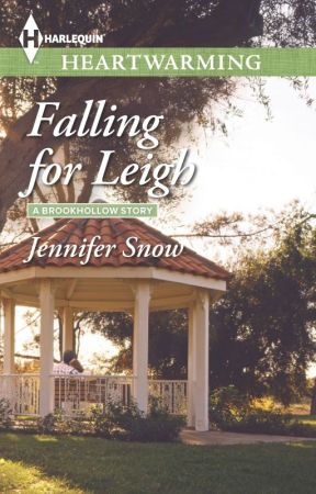 Falling for Leigh (A Brookhollow Story #3) by JenniferSnow5