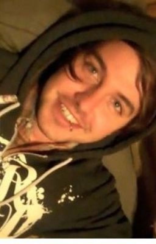 I Know I'm Not That Perfect. (Shayley Bourget) by bandficsforbandsluts