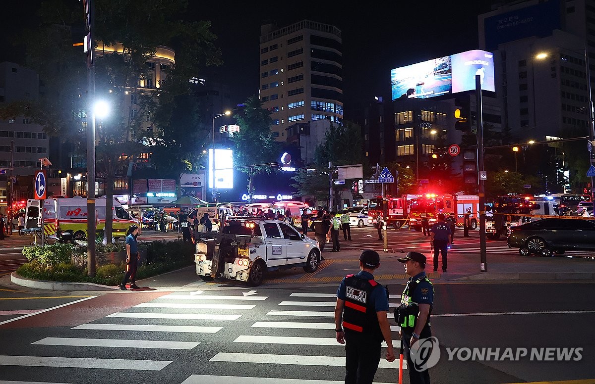 서울 시청역 교차로서 대형 교통사고…6명 사망·8명 부상