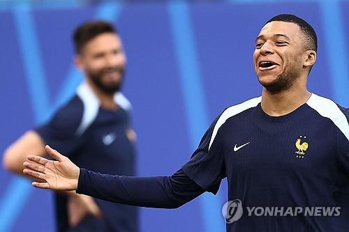 프랑스 축구 국가대표팀 주장 킬리안 음바페