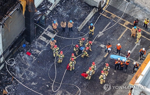화성 아리셀 공장화재 사망·실종 23명 중 한국인 5명으로 늘어