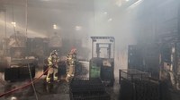 창원 중리공단 열처리 공장서 화재…50여분 만에 큰 불길 잡혀(종합)