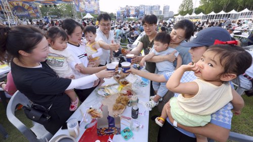 >육아 스트레스는 '치맥'으로 극복…대구치맥페스티벌