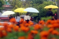 [내일날씨] 밤 길어지는 '추분'…곳곳 비 오고 강한 바람