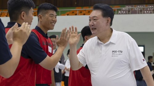 윤석열 대통령, 진해 해군기지 장병 격려