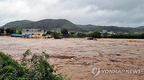 집중호우 계속 온다…수도권-전북, 내일까지 최대150㎜↑ 더내려