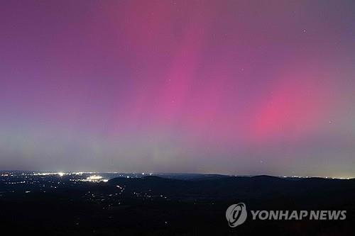 뉴욕·워싱턴 밤하늘에 오로라…자기폭풍에 북반부 곳곳서 관찰