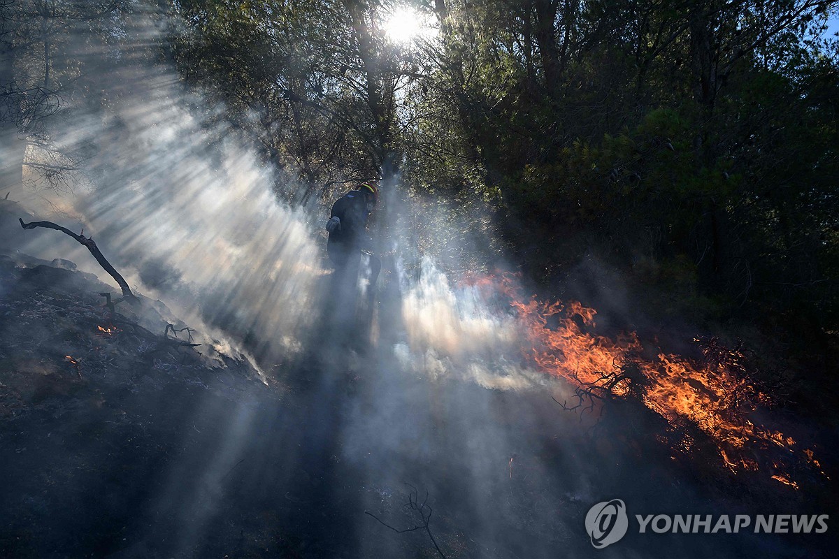 TOPSHOT-GREECE-FIRE