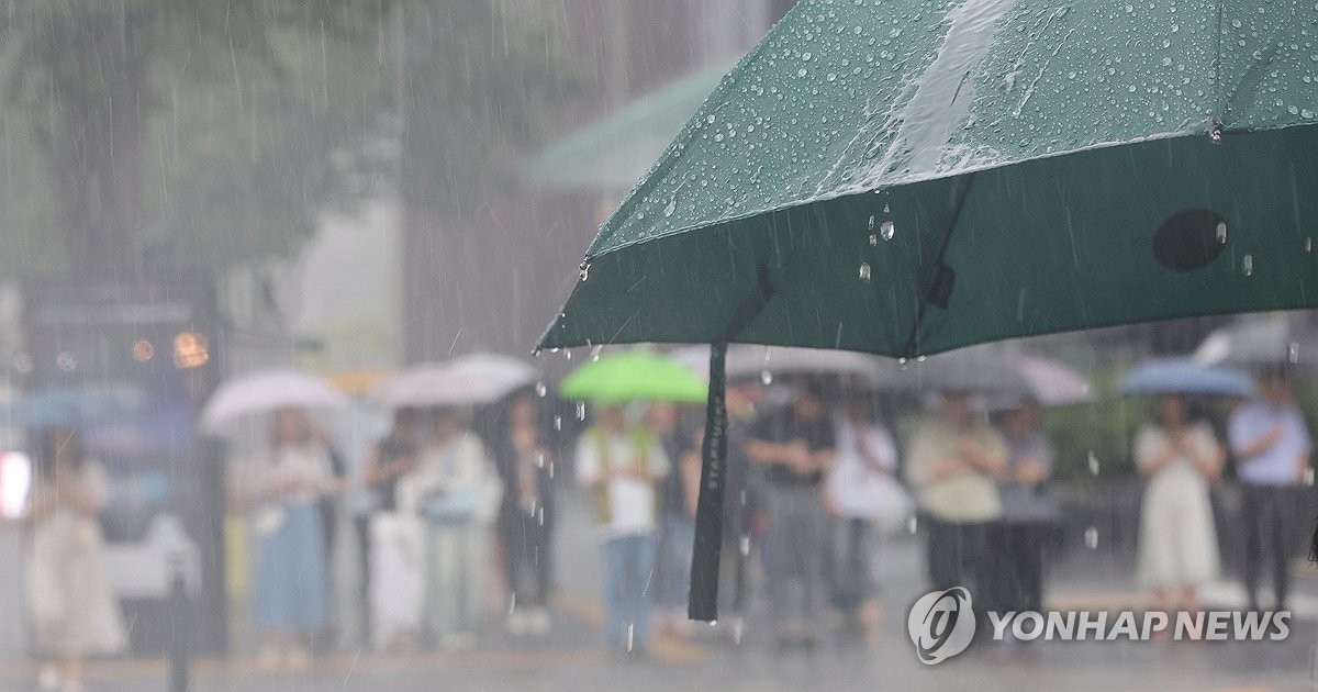 수도권과 강원도 중심 비…남부·중부지방 폭염 특보