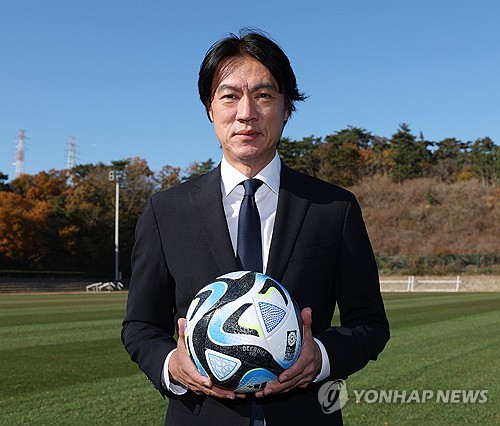 홍명보, 흔들리는 한국 축구 사령탑으로…2027년 아시안컵까지(종합3보)