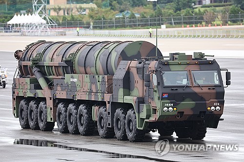 위용 드러낸 현무-5…"탄두중량 줄이면 IRBM 이상"