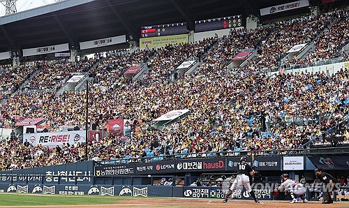 プロ野球の準プレーオフ　入場券完売