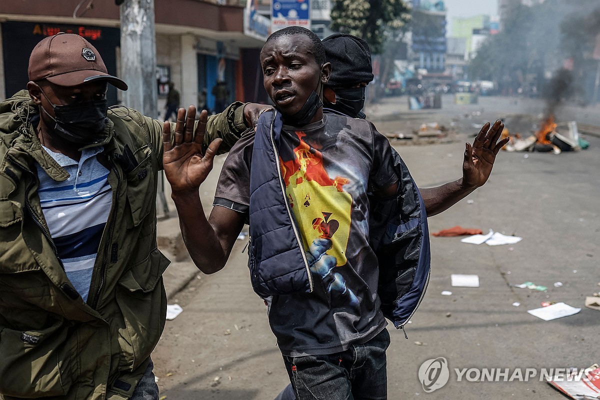 TOPSHOT-KENYA-POLITICS-UNREST-DEMONSTRATION