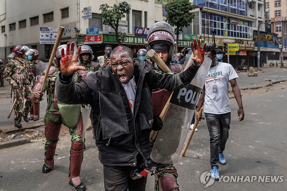 TOPSHOT-KENYA-POLITICS-UNREST-DEMONSTRATION