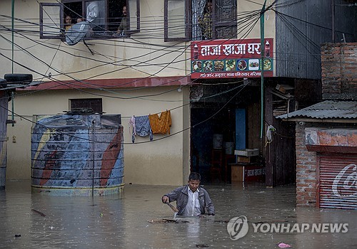 히말라야 네팔 전역서 폭우피해…이틀새 11명 사망·8명 실종