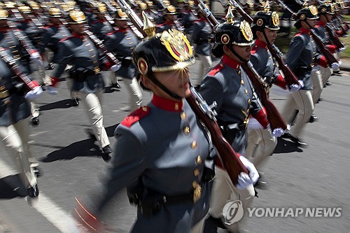 '군사 퍼레이드'…콜롬비아 독립기념일 퍼레이드