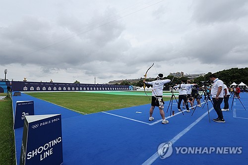 파리 레쟁발리드에 울린 '쾅'…양궁 대표팀 긴장 속 경기장 적응