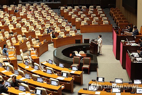 이틀째 노봉법 필리버스터…"불법파업 조장" "노동자권리 보호"