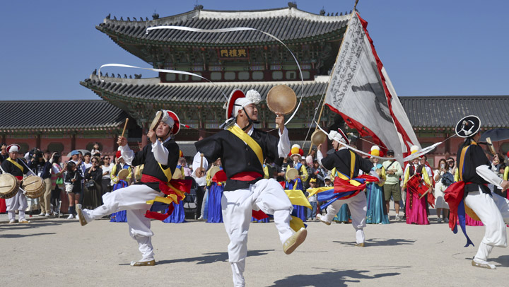 ‘신나구나’…경복궁 가을궁중문화축전 길놀이