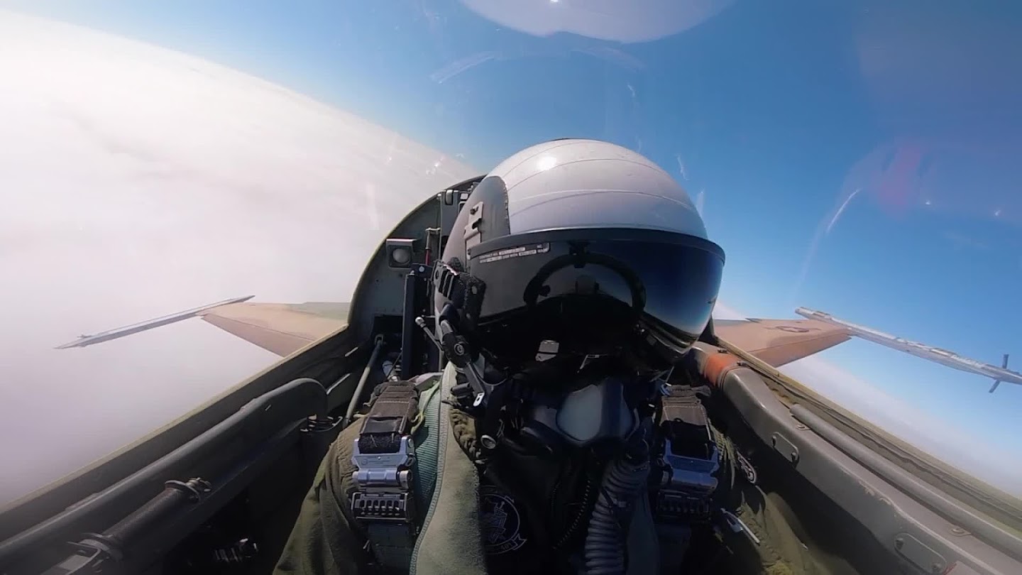 Watch Top Combat Pilot live