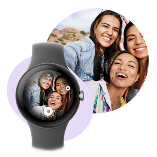 Smartwatch menampilkan gambar tiga sahabat yang tersenyum pada layar dengan tombol kamera dan kontrol zoom.