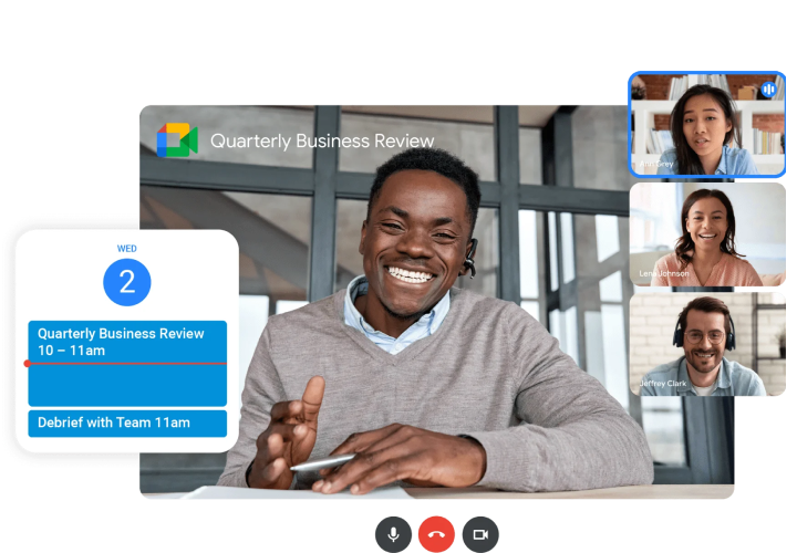 Revisão trimestral de negócios no Google Meet com quatro pessoas  