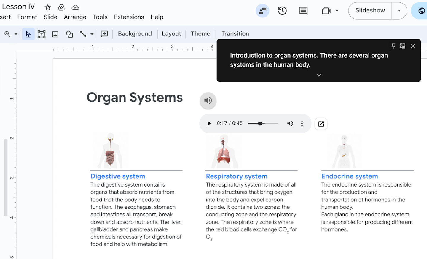 W prawym górnym rogu prezentacji Google wyświetlane są napisy na żywo.