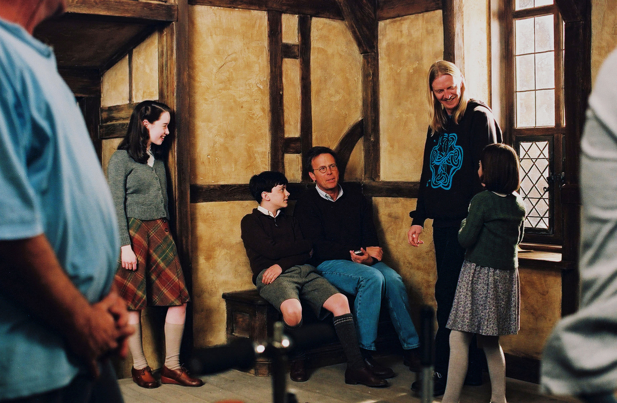 Andrew Adamson, Mark Johnson, Anna Popplewell, Skandar Keynes, and Georgie Henley in The Chronicles of Narnia: The Lion, the Witch and the Wardrobe (2005)