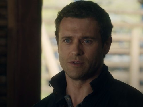 Jason O'Mara in Terra Nova (2011)