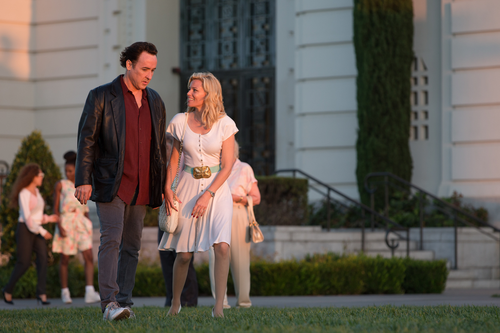 John Cusack and Elizabeth Banks in Love & Mercy (2014)