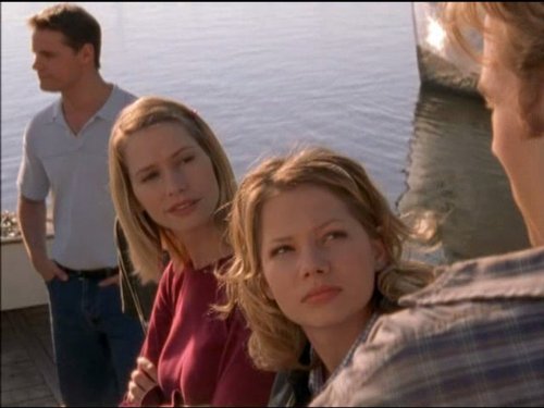 James Van Der Beek, Meredith Monroe, Dylan Neal, and Michelle Williams in Dawson's Creek (1998)