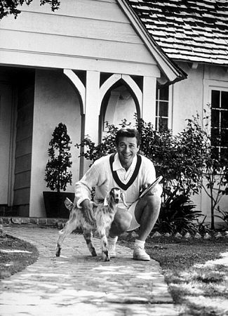 Efrem Zimbalist, Jr. at home in Encino, CA, January 15, 1961.