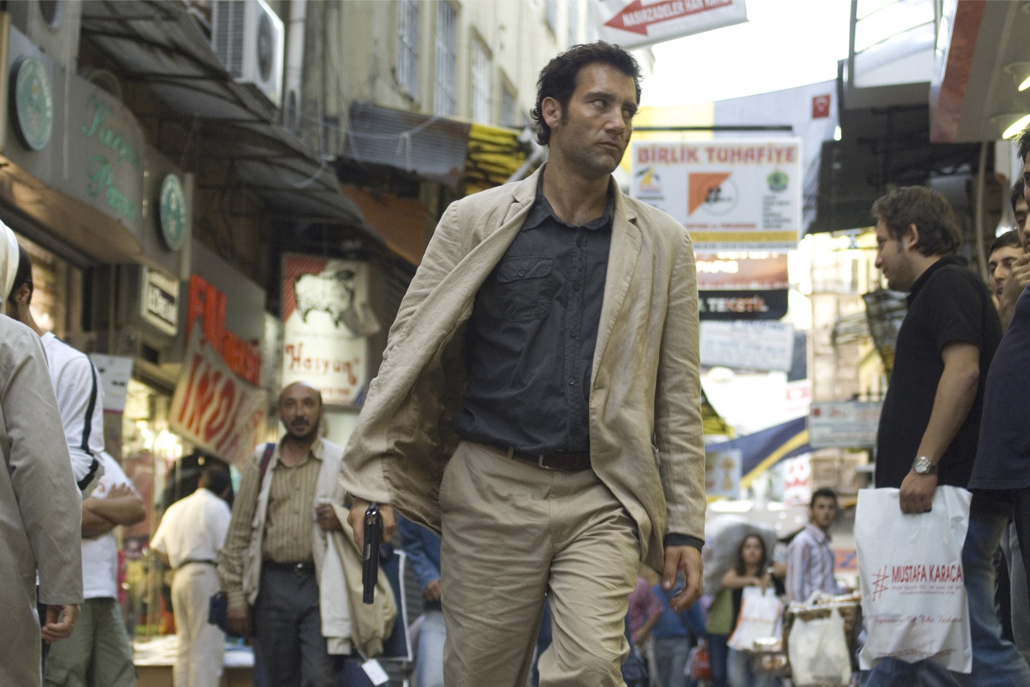 Clive Owen in The International (2009)