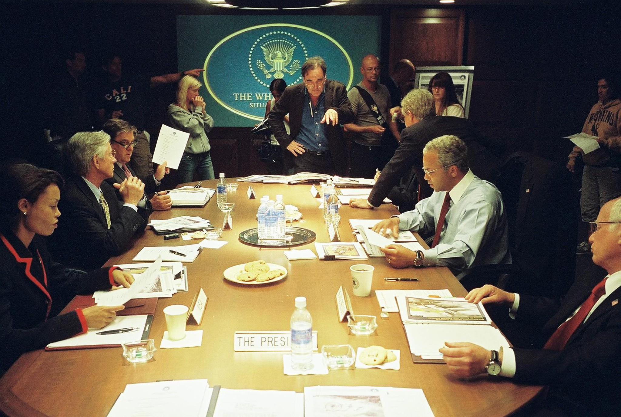 Oliver Stone, Richard Dreyfuss, Josh Brolin, Scott Glenn, Bruce McGill, Thandiwe Newton, and Jeffrey Wright in W. (2008)