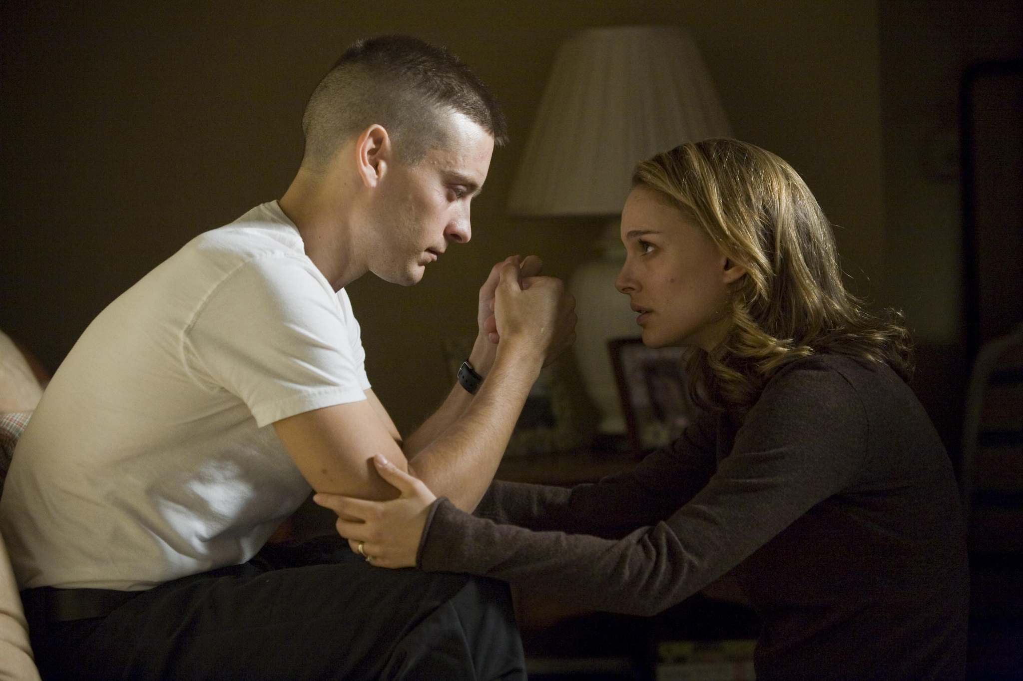 Natalie Portman and Tobey Maguire in Brothers (2009)