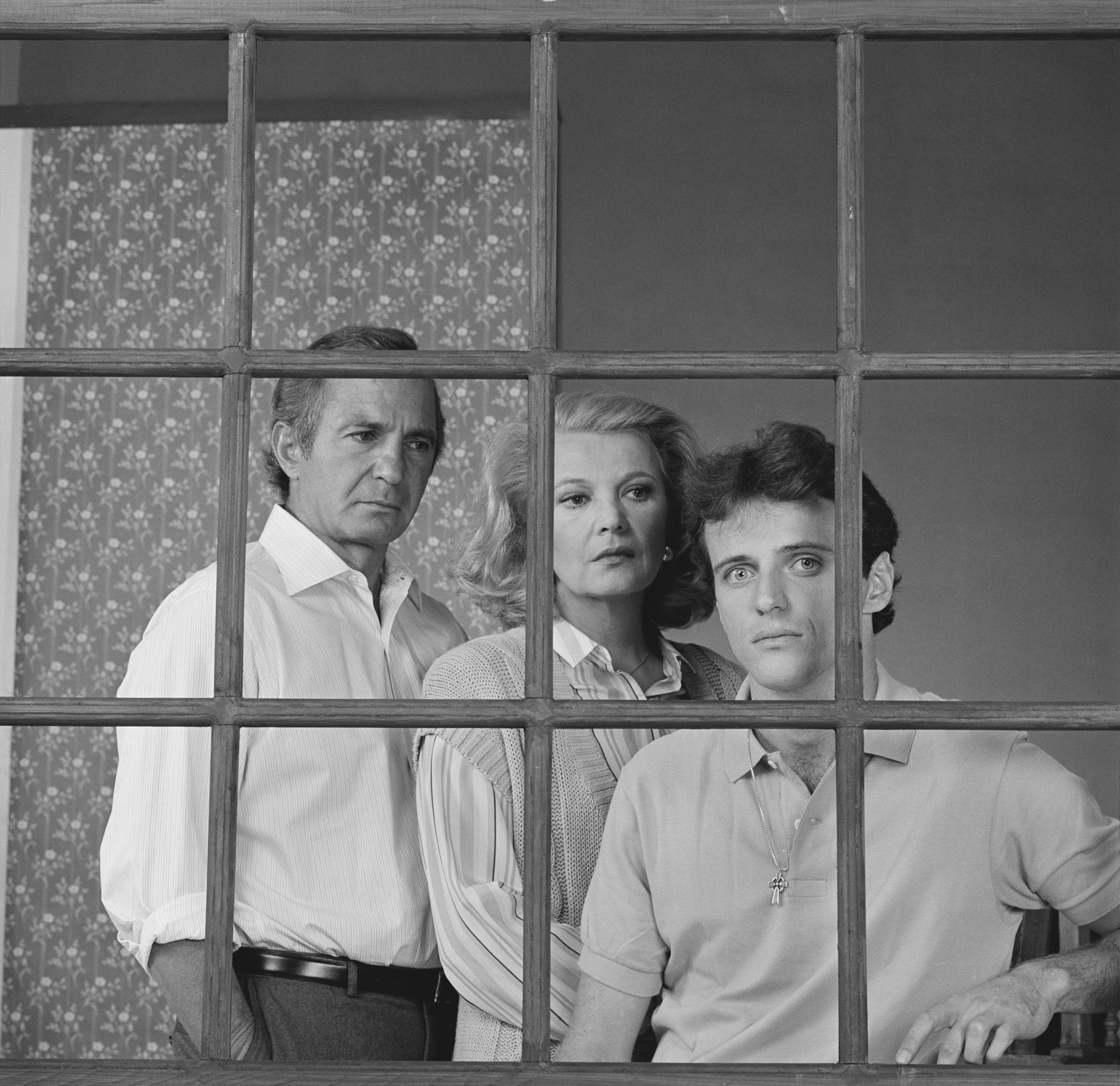 Ben Gazzara as Nick Pierson, Gena Rowlands as Katherine Pierson, Aidan Quinn as Michael Pierson