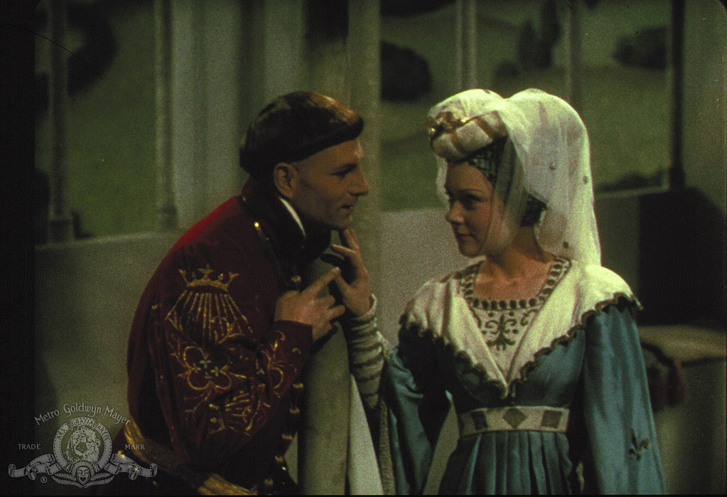 Laurence Olivier and Renée Asherson in Henry V (1944)