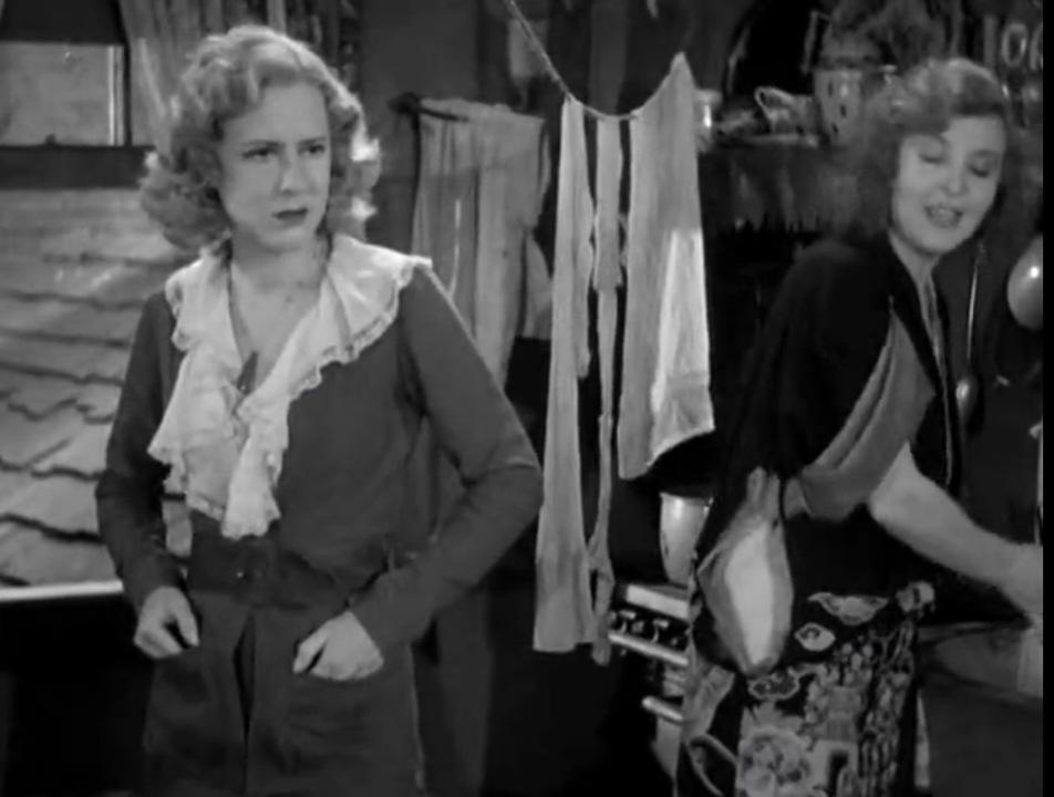 Mae Clarke and Doris Lloyd in Waterloo Bridge (1931)